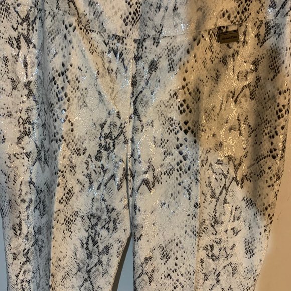 Michael Tyler 6 pant white, gray, silver, black - Picture 3 of 8